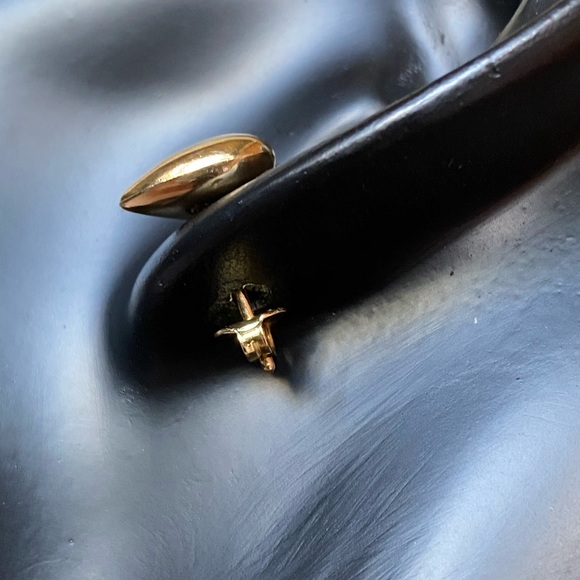 Heart 18k Gold Earrings - Picture 2 of 6